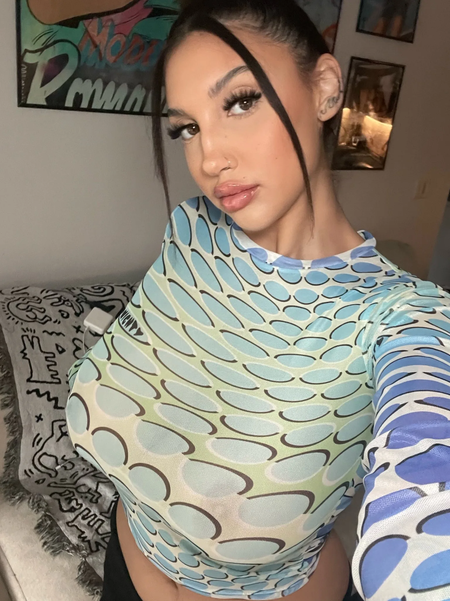 HotMira escort 